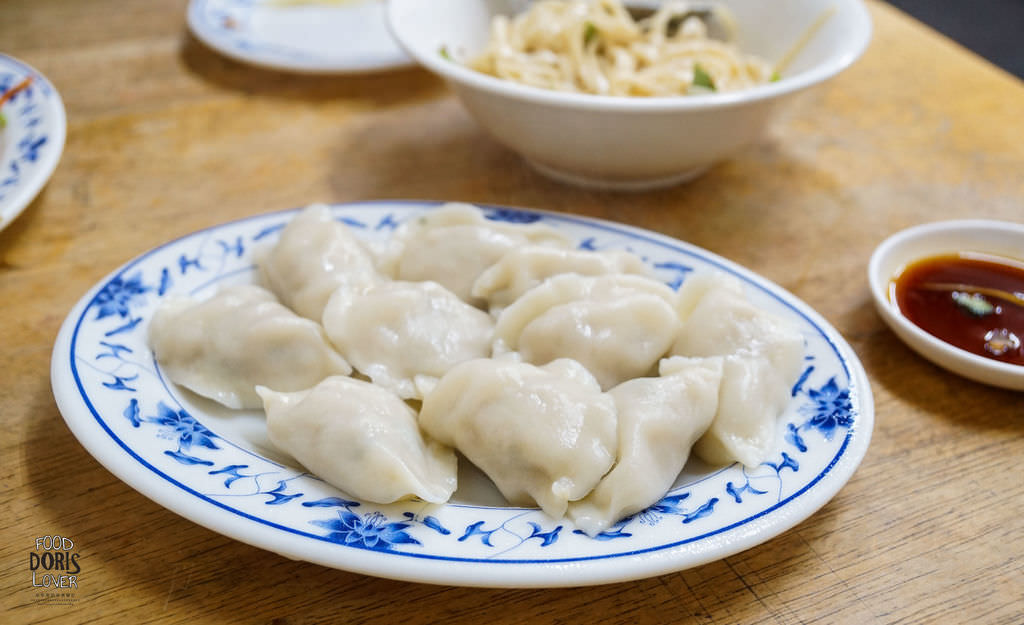 食記-宜蘭羅東小吃【市場口水餃】高麗菜、韭菜手工水餃X古早味肉燥乾麵